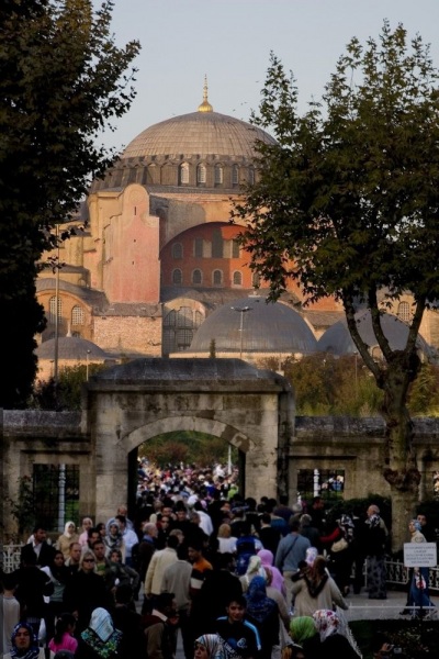 Aya-Sofia-view-with-people